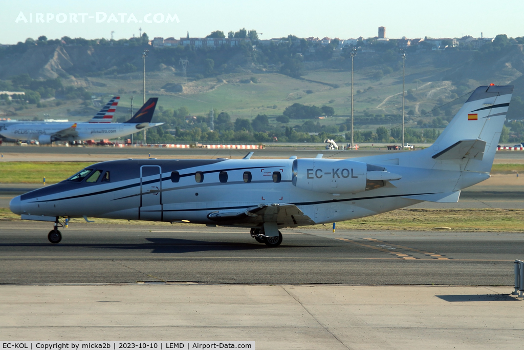 EC-KOL, 2000 Cessna 560XL Citation Excel C/N 560-5088, Taxiing
