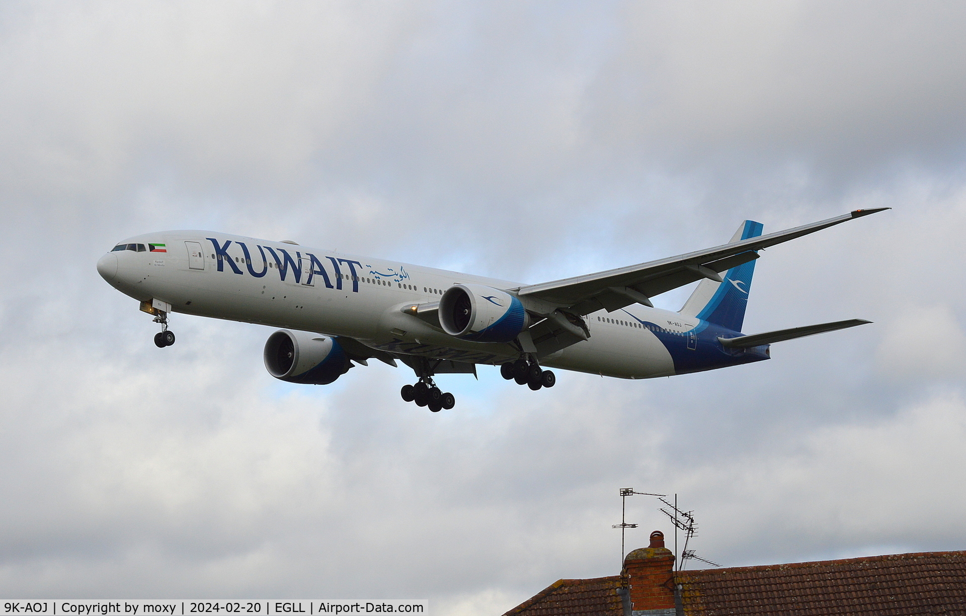 9K-AOJ, 2017 Boeing 777-300/ER C/N 62567, Boeing 777-300/ER landing at London Heathrow.