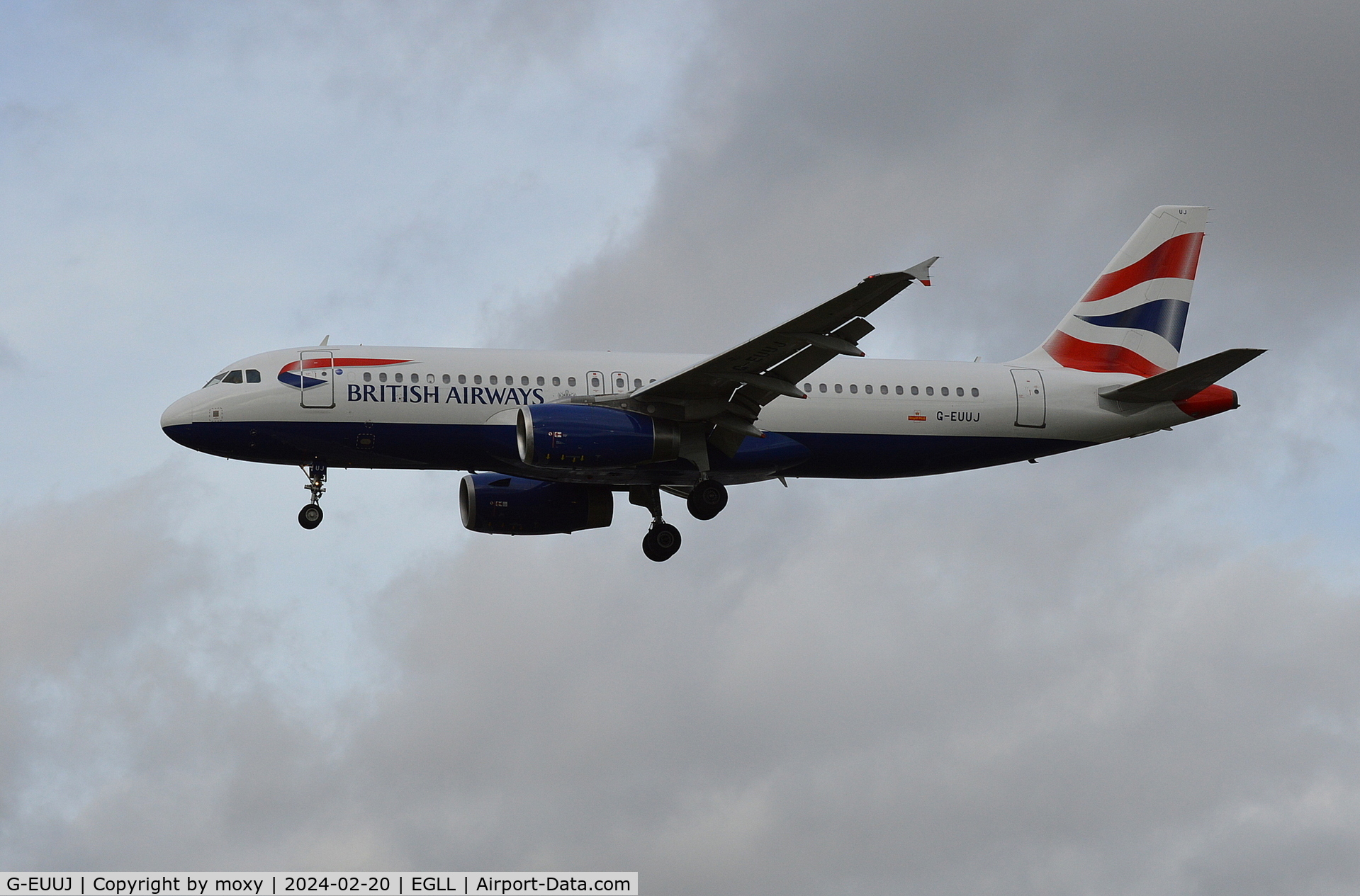 G-EUUJ, 2002 Airbus A320-232 C/N 1883, Airbus A320-232 landing at London Heathrow.