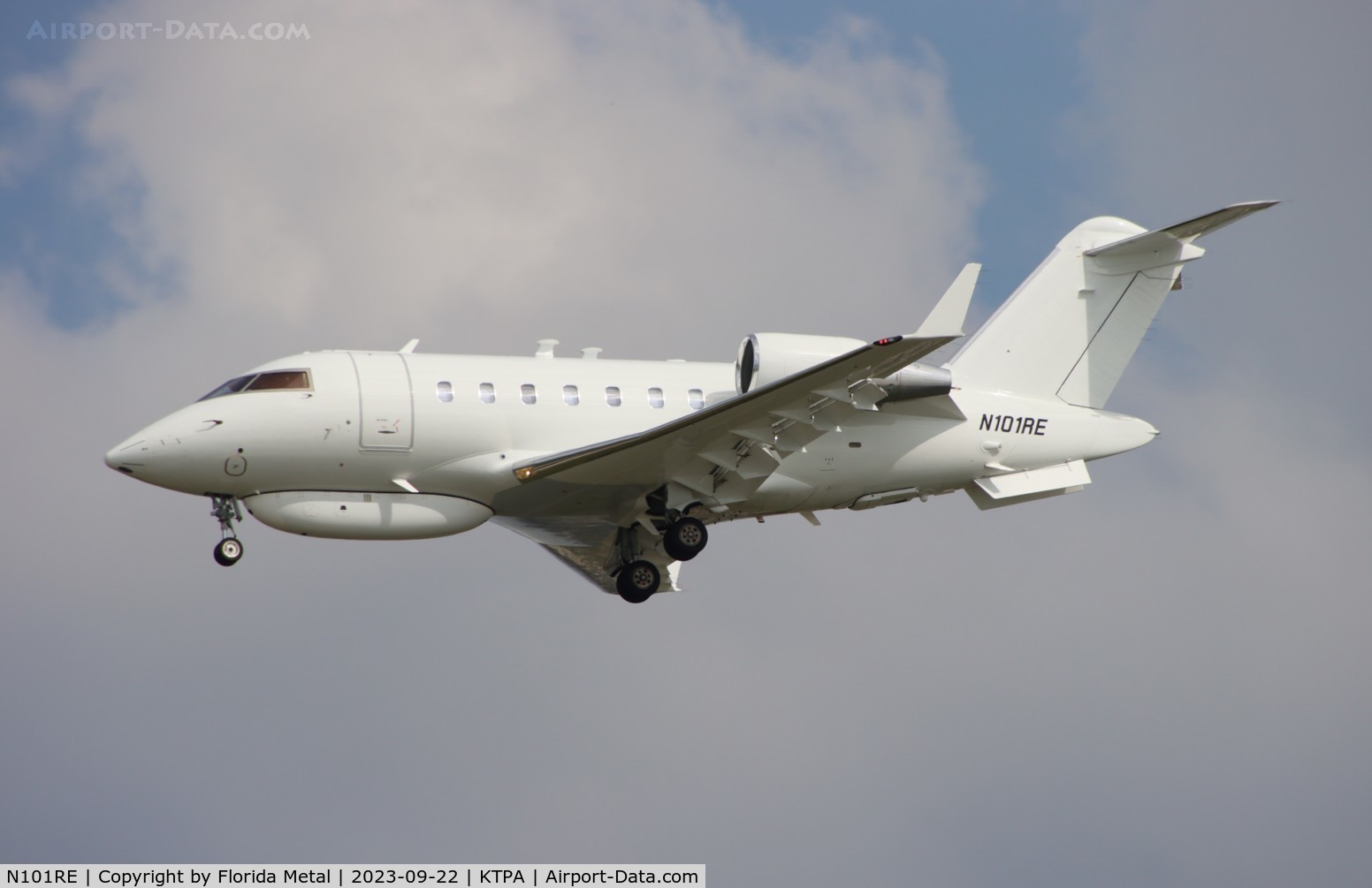 N101RE, 2017 Bombardier CL-600-2B16 Challenger 650 C/N 6101, Challenger 650 zx