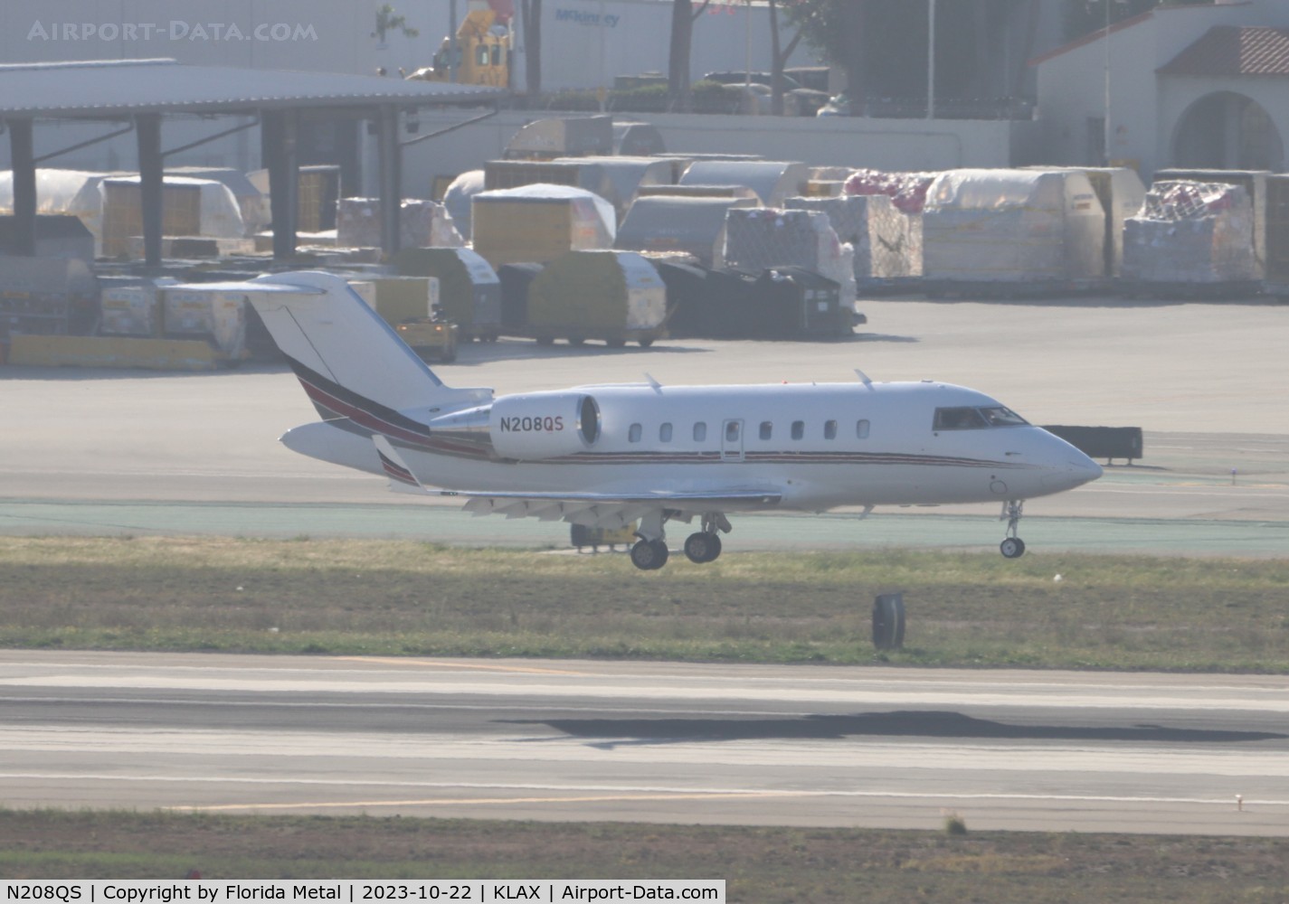N208QS, 2015 Bombardier Challenger 650 (CL-600-2B16) C/N 6056, Challenger 650 zx NAS-LAX