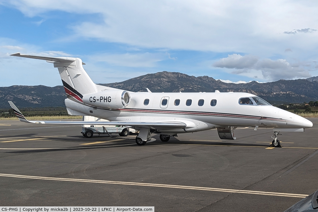 CS-PHG, 2014 Embraer EMB-505 Phenom 300 C/N 50500264, Parked