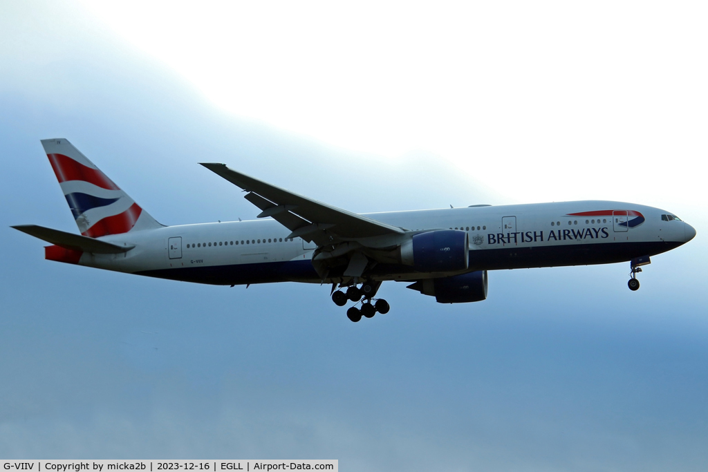 G-VIIV, 1999 Boeing 777-236 C/N 29964, Landing