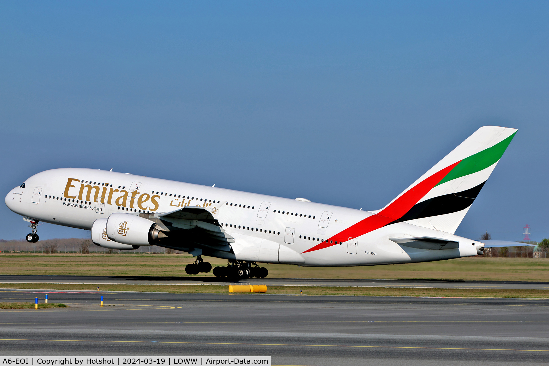 A6-EOI, 2014 Airbus A380-861 C/N 178, Lifting-off from runway 34.
