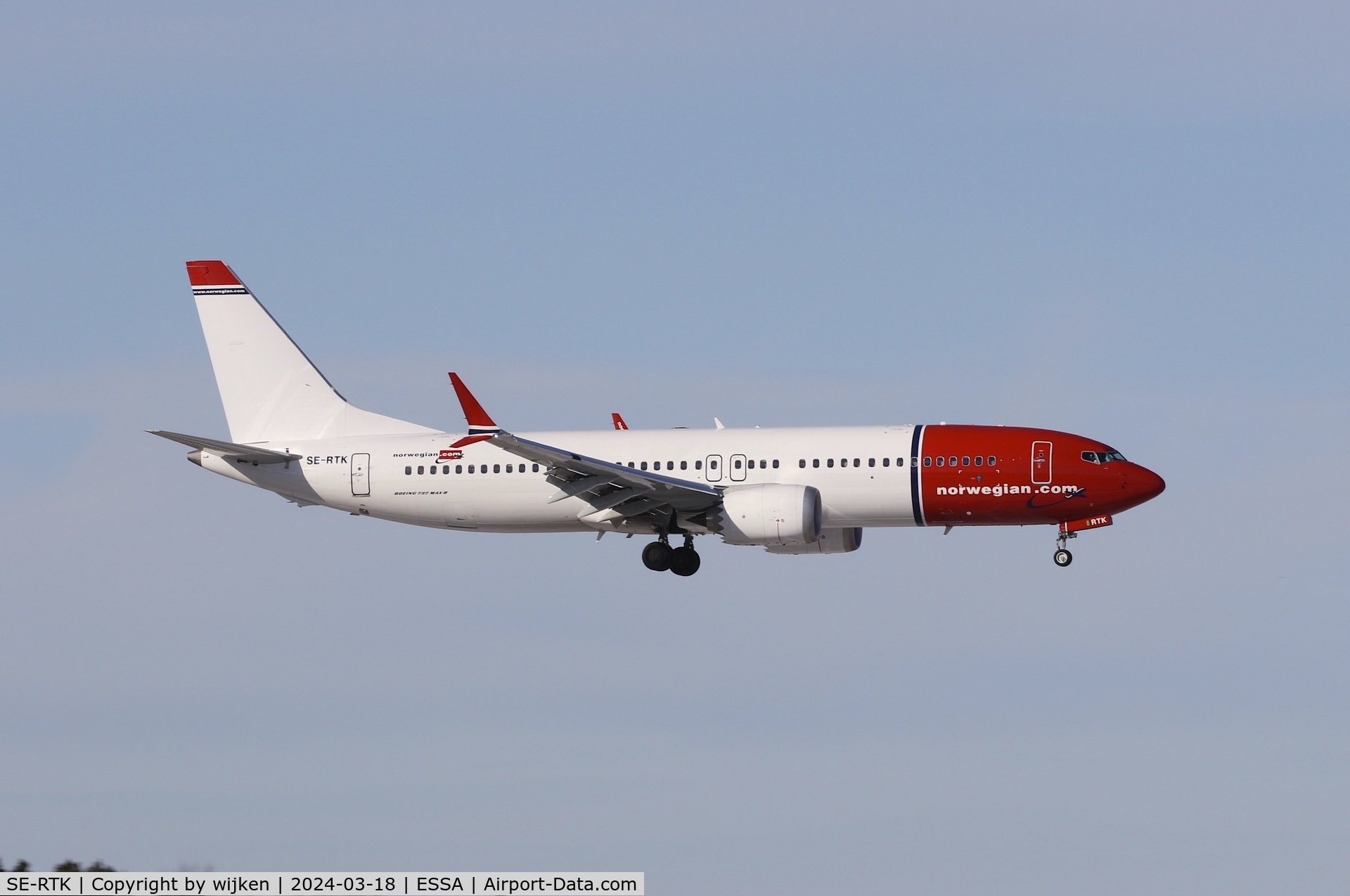SE-RTK, 2023 Boeing 737-8 MAX C/N 62922, RWY 01L
