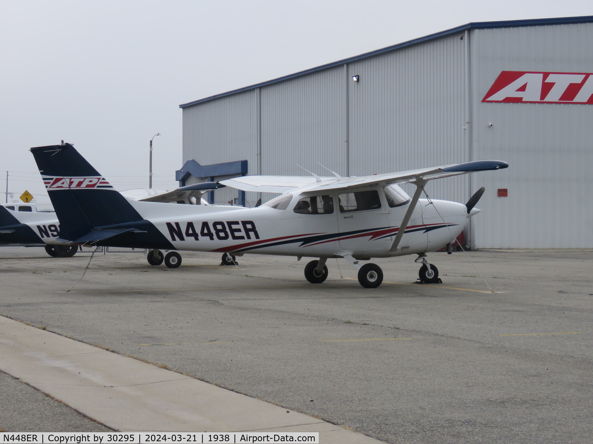N448ER, 1998 Cessna 172R C/N 17280610, Parked