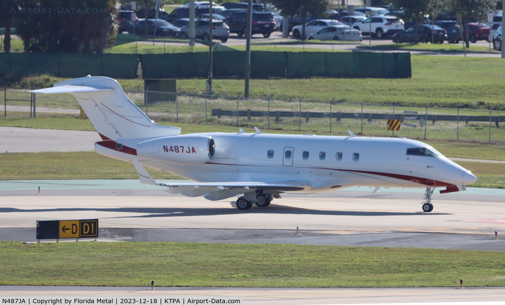 N487JA, 2014 Bombardier Challenger 300 (BD-100-1A10) C/N 20439, Challenger 300 zx TPA-MCI