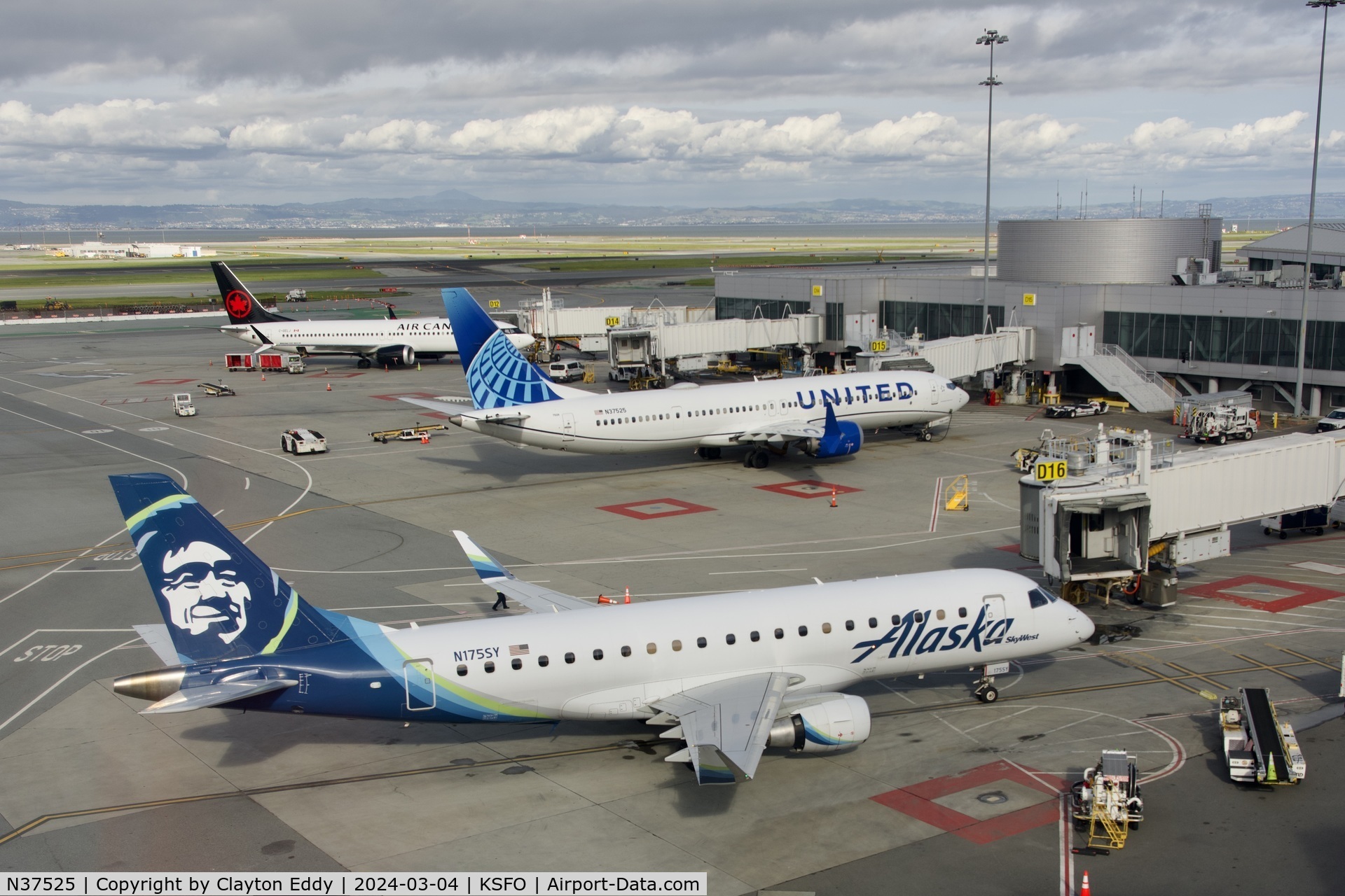 N37525, 2019 Boeing 737-9 MAX C/N 64500, Sky Terrace SFO 2024.