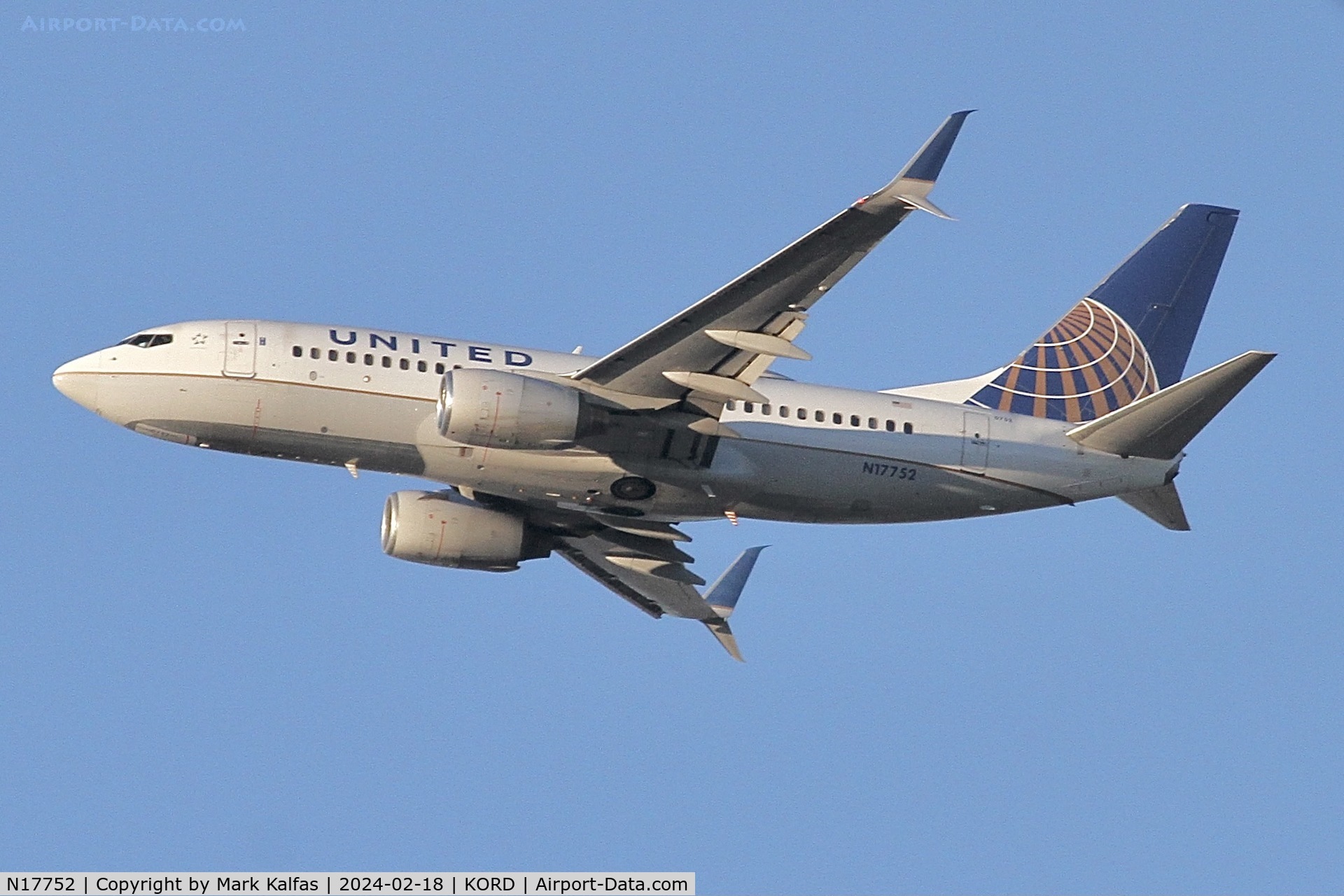 N17752, 1999 Boeing 737-71Q C/N 29048, B737 United Airlines Boeing 737-724 N17752 UAL356 ORD-LGA