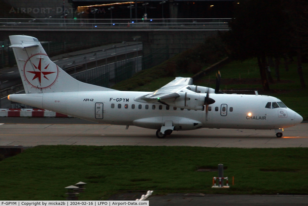 F-GPYM, 1997 ATR 42-500 C/N 520, Taxiing