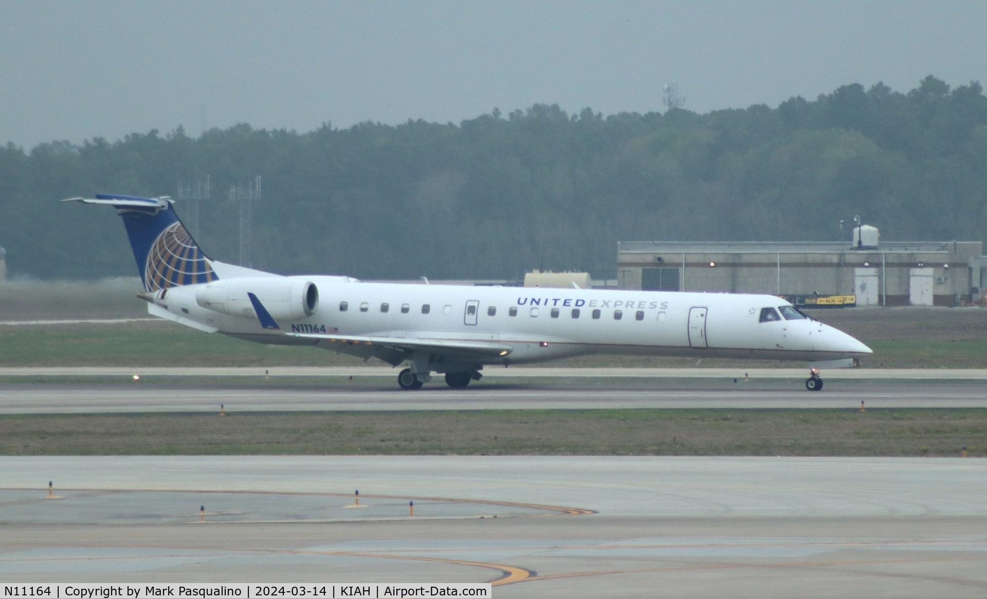 N11164, 2004 Embraer ERJ-145XR (EMB-145XR) C/N 14500817, EMB-145XR