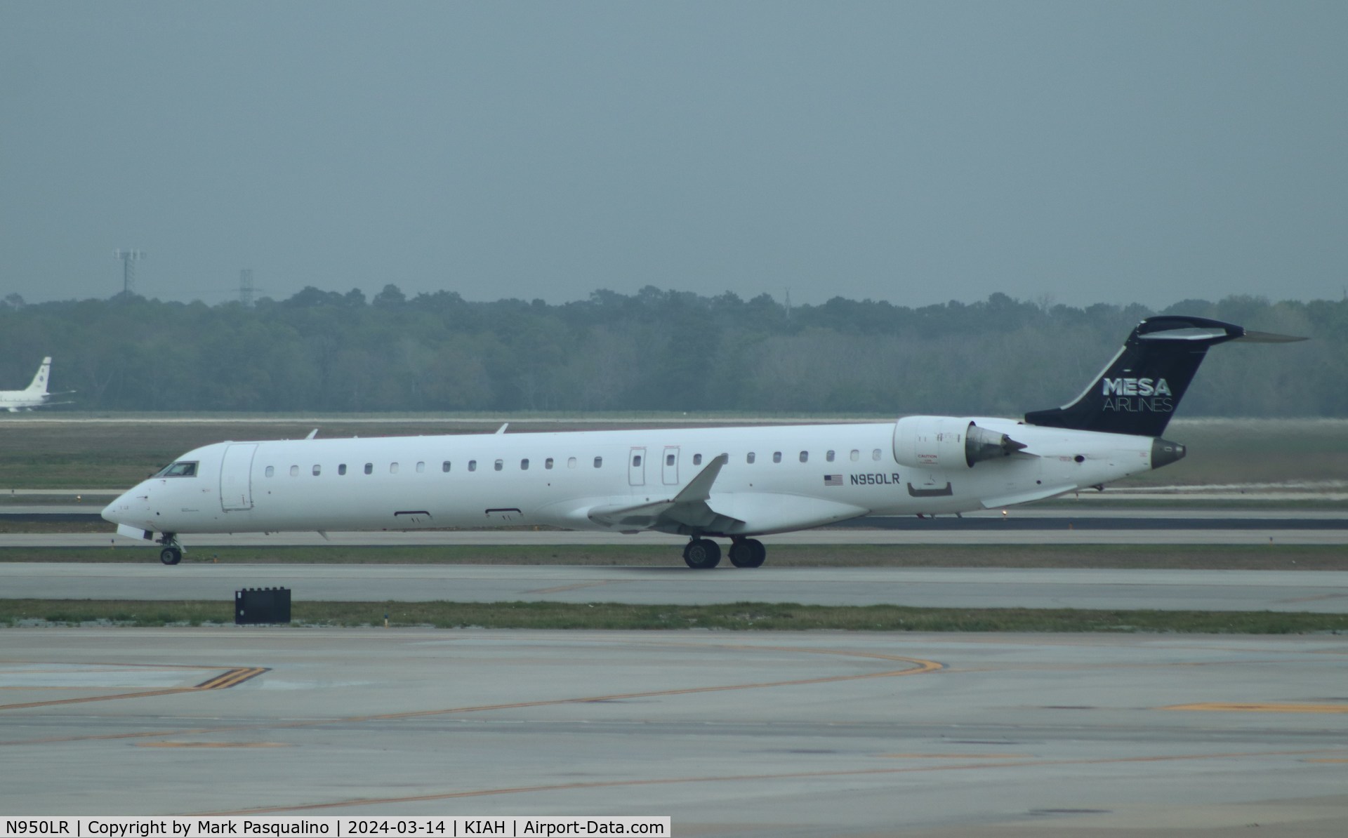 N950LR, 2007 Bombardier CRJ-900ER (CL-600-2D24) C/N 15119, CL-600-2D24