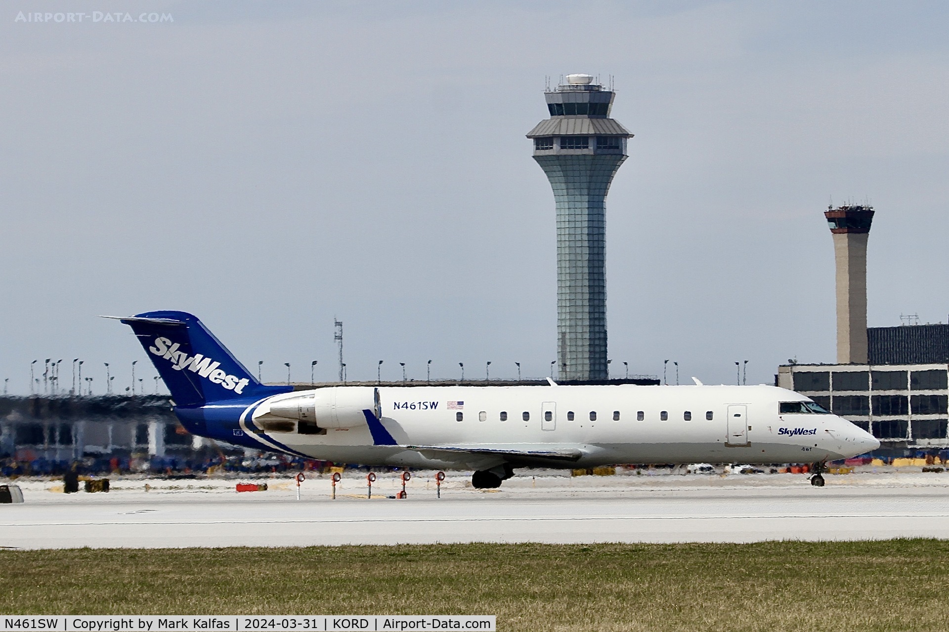 N461SW, 2003 Bombardier CRJ-200LR (CL-600-2B19) C/N 7811, CRJ2 SkyWest/ United Express CL-600-2B19 N461SW SKW4632 CHA-ORD