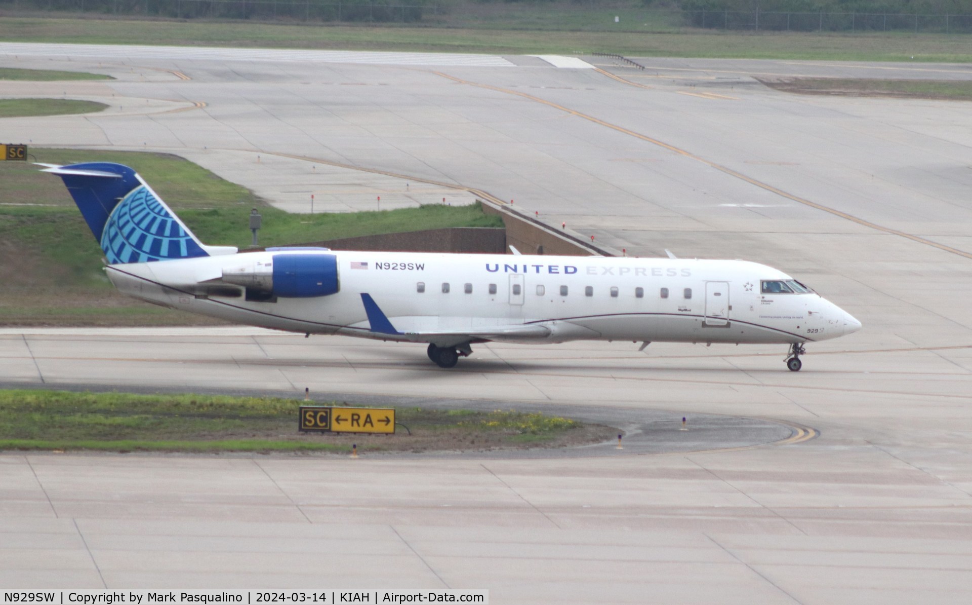 N929SW, 2002 Bombardier CRJ-200LR (CL-600-2B19) C/N 7703, CL-600-2B19