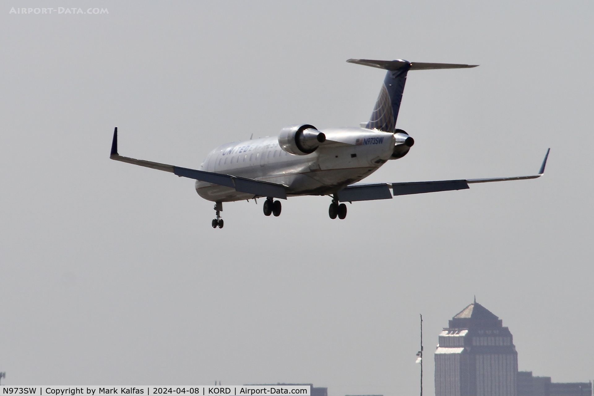 N973SW, 2004 Bombardier CRJ-200ER (CL-600-2B19) C/N 7949, CRJ2 SkyWest/United Express BOMBARDIER INC CL-600-2B19 N973SW SKW4768 LNK-ORD arriving 28C ORD