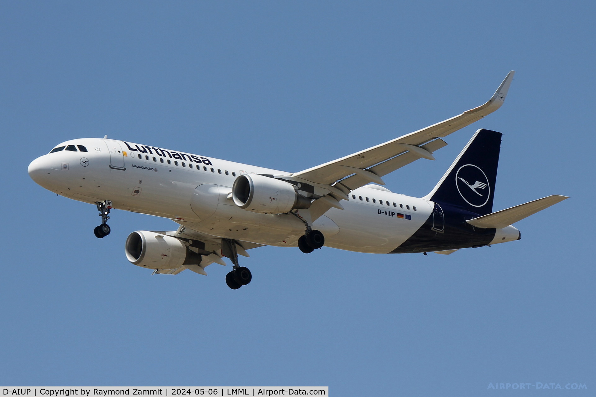 D-AIUP, 2015 Airbus A320-214 C/N 6807, A320 D-AIUP Lufthansa