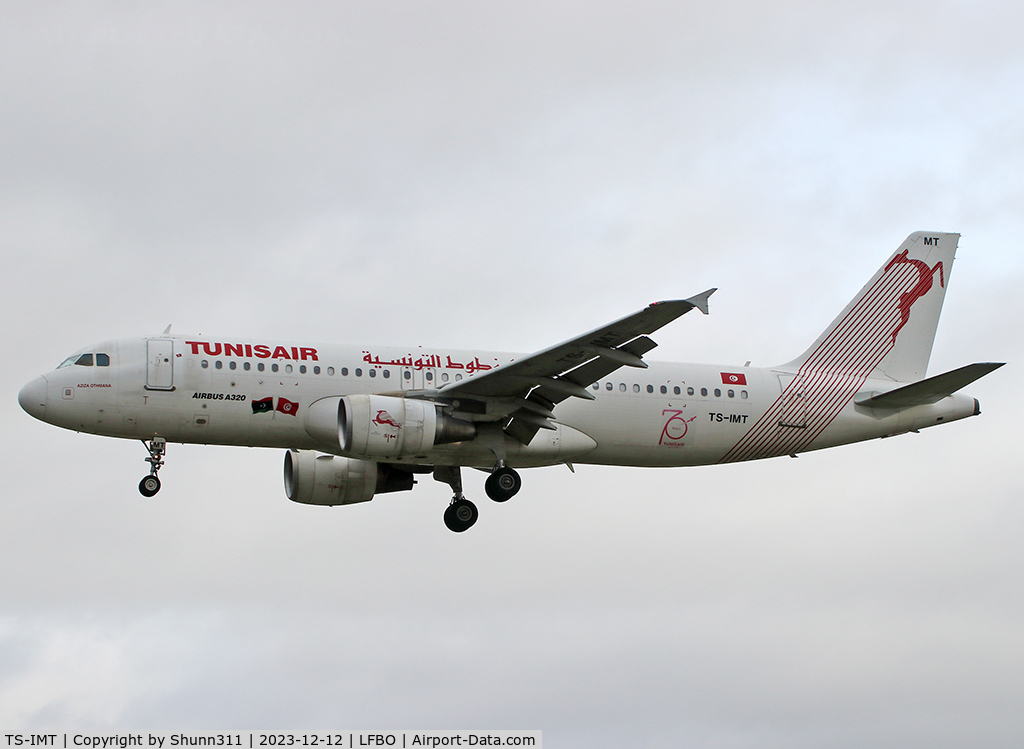 TS-IMT, 2012 Airbus A320-214 C/N 5204, Landing rwy 32L with additional Lybian / Tunisian flag patch...