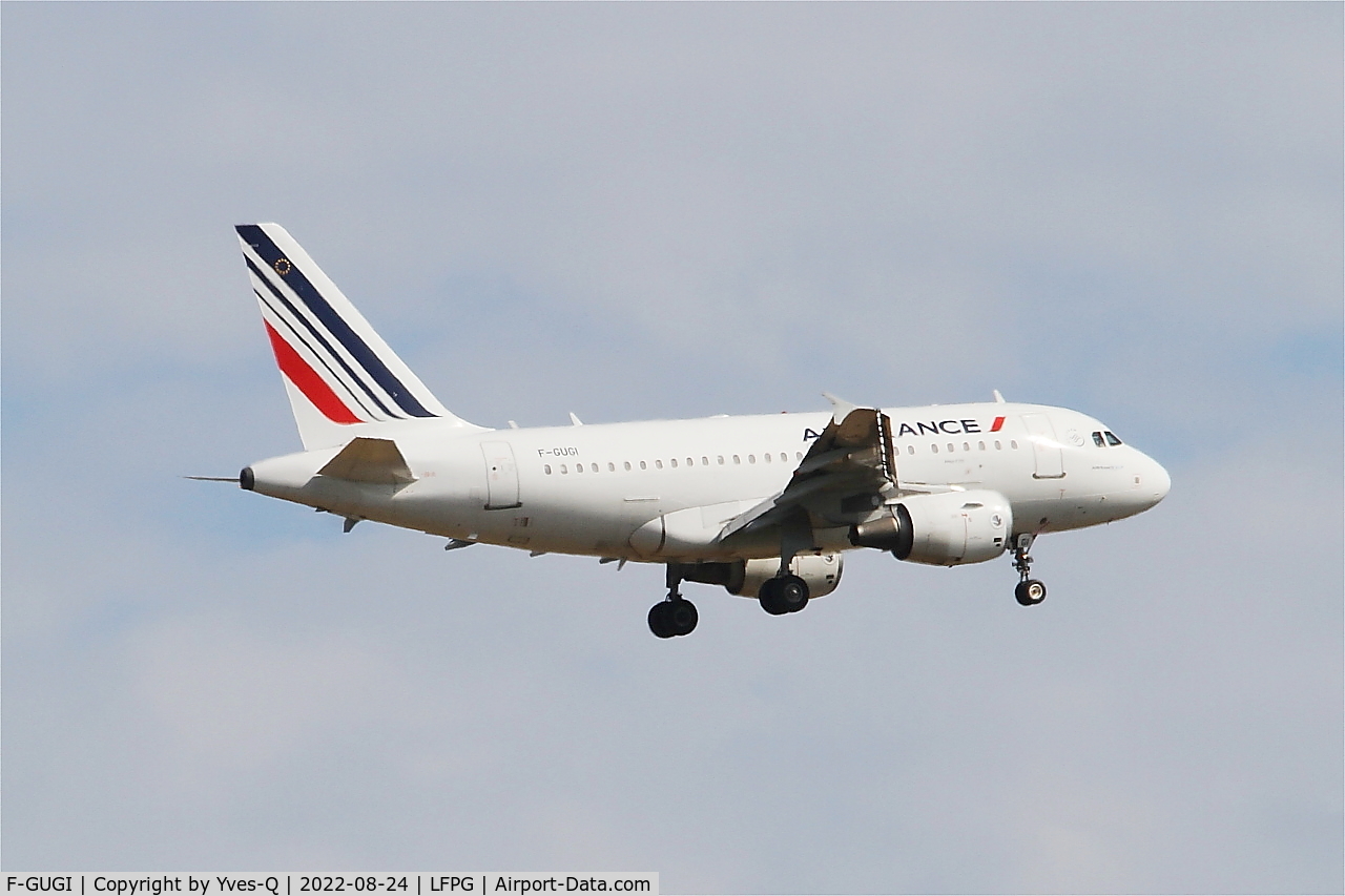 F-GUGI, 2004 Airbus A318-111 C/N 2350, Airbus A318-111, On final rwy 09L, Roissy Charles De Gaulle airport (LFPG-CDG)