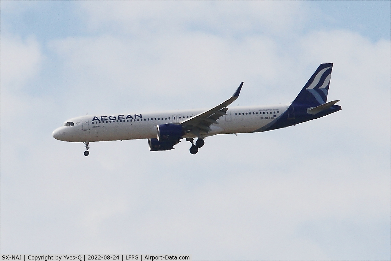 SX-NAJ, 2022 Airbus A321-271NX C/N 10832, Airbus A321-271NX, On final rwy 08R, Roissy Charles De Gaulle airport (LFPG-CDG)