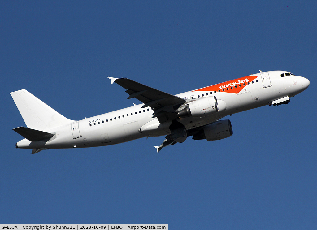 G-EJCA, 2013 Airbus A320-214 C/N 5874, Climbing after take off from rwy 14L... Interim c/s