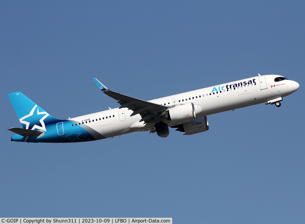C-GOIP, 2022 Airbus A321-271NX C/N 10848, Climbing after take off from rwy 14L