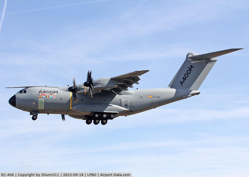 EC-406, 2011 Airbus A400M-180 Atlas C/N 006, Landing rwy 14R with additional numbered flag on fuselage...