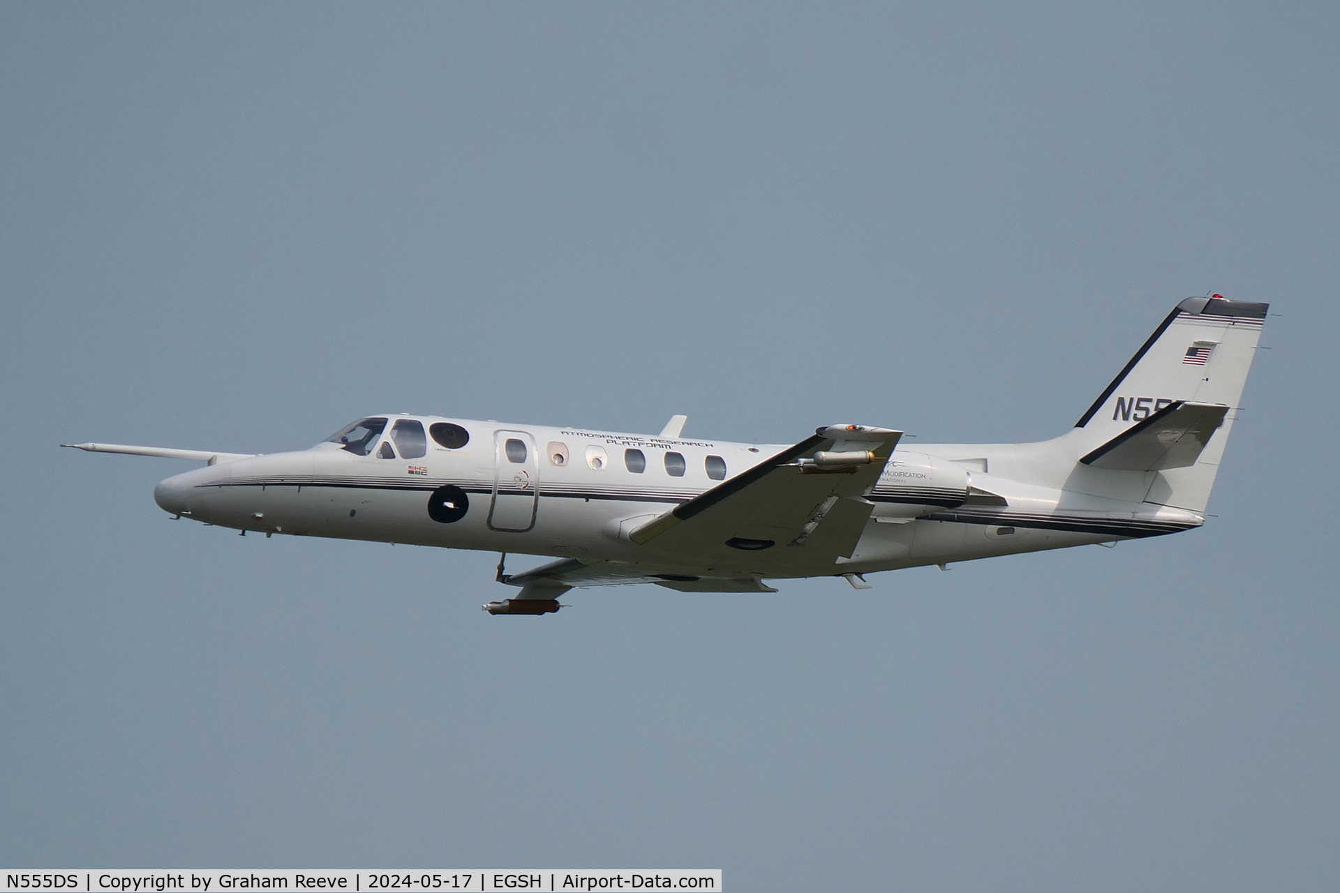 N555DS, 1981 Cessna 550 C/N 550-0275, Departing from Norwich.