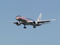 N711ZX @ SEA - American Airlines Boeing 757 landing at Seattle-Tacoma International Airport - by Andreas Mowinckel