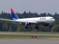 N194DN @ SEA - Delta Airlines Boeing 767 landing at Seattle-Tacoma International Airport - by Andreas Mowinckel