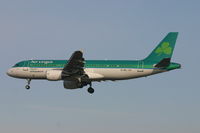 EI-DEJ @ BRU - arrival of flight EI630 from Dublin - by Daniel Vanderauwera