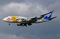 JA8962 @ LHR - Boeing 747 481 - by Les Rickman
