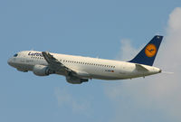 D-AIPU @ FRA - Soaring away from Frankfurt. - by Kevin Murphy