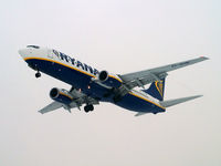 EI-DHN @ KRK - Ryanair - Boeing 737-8AS - by Artur Bado?