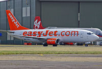 G-IGOH @ BOH - Boeing 737 3Y0 - by Les Rickman