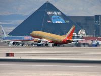 N329SW @ KLAS - Southwest Airlines / 1988 Boeing 737-3H4 - by SkyNevada - Brad Campbell