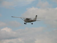 N2834Q @ FDK - See ya next year at the 2007 AOPA Fly-in - by Sam Andrews