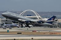 N171UA @ LAX - United Airlines N171UA (FLT UAL899) departing RWY 25R enroute to Narita Int'l (RJAA), Japan. - by Dean Heald