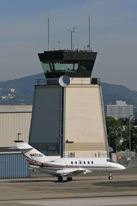 N832QS @ SMO - 2004 Raytheon Hawker 800XP N832QS, in front of the control tower, taxiing to RWY 21 at Santa Monica Municipal Airport (KSMO) - Santa Monica, California. - by Dean Heald