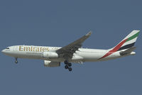 A6-EKT @ DXB - Emirates Airbus 330-200 - by Yakfreak - VAP