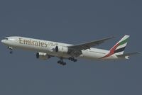 A6-EMN @ DXB - Emirates Boeing 777-300 - by Yakfreak - VAP