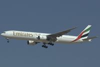 A6-EMO @ DXB - Emirates Boeing 777-300 - by Yakfreak - VAP