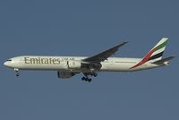 A6-EMQ @ DXB - Emirates Boeing 777-300 - by Yakfreak - VAP