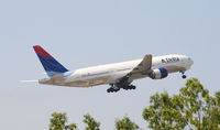 N860DA @ ATL - Starting to tuck in gear after departure - by Michael Martin