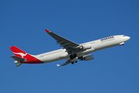 VH-QPH @ SYD - Climbing out of Sydney - by Micha Lueck