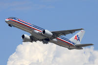 N646AA @ LAX - American Airlines N646AA climbing out from RWY 25R. - by Dean Heald