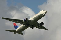 N178DZ @ BRU - flight DL125 takes off from rwy 07R to Atlanta - by Daniel Vanderauwera