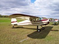 N2032V @ KFBL - Cessna 120