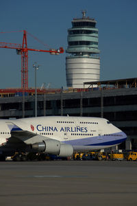 B-18251 @ VIE - China Airlines Boeing 747-400 - by Yakfreak - VAP