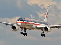 N195AN @ KLAS - American Airlines / 2001 Boeing 757-223 - by SkyNevada - Brad Campbell