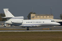 HB-IGX @ VIE - Falcon 900 - by Yakfreak - VAP